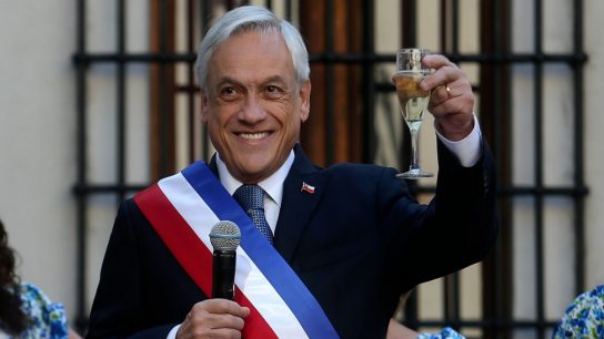 Fiesta de despedida de asesores de gobierno de Piñera es con una cuota de $7 mil