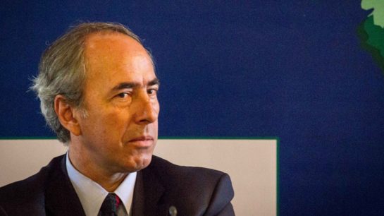 Ricardo Mewes, sobre el aumento del comercio ambulante y la inmigración: "Es alimentado por bandas que trafican productos"