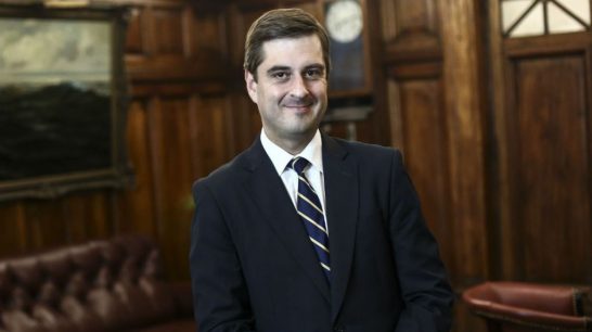 Rodrigo Aravena, economista Jefe de Banco de Chile: "Es altamente probable que tengamos una recesión breve"