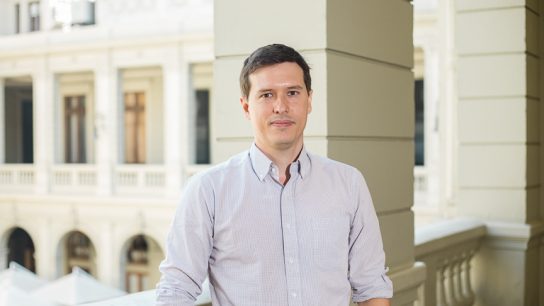 Dr. Pablo González: "Lo ideal sería contar con una vacuna universal contra el Covid que sea más perdurable"