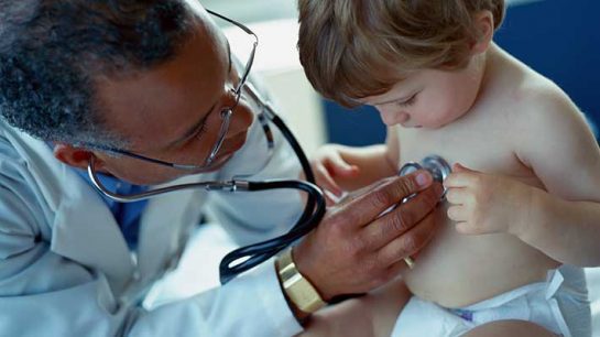 Gastroenterólogo por preocupantes casos de hepatitis infantil: "Pueden estar tranquilos que los médicos nos estamos organizando para estar preparados"