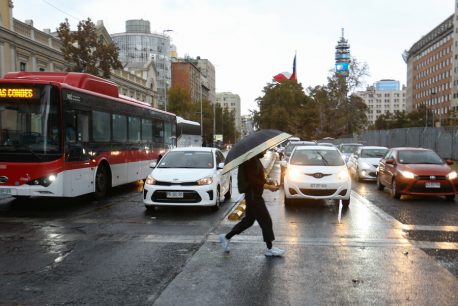 Cortes de luz: Lluvias provocan problemas de suministro eléctrico en puntos de Santiago