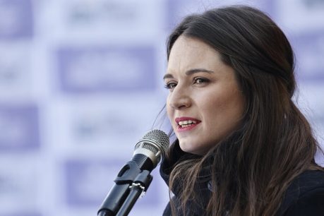 Irina Karamanos: Por qué se despertaron críticas tras reformulación al cargo de ‘Primera Dama’