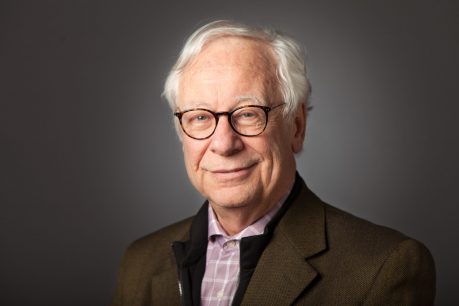 José Joaquín Brunner sobre Gabriel Boric: ''Él se ha puesto en una posición donde cualquier cambio tiene costos altísimos''