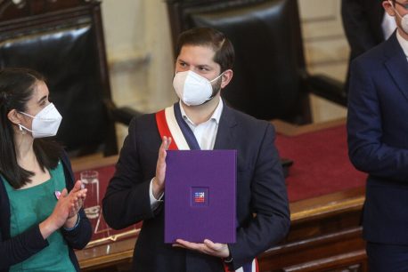 Cadem: 'Apruebo' sube y 74% apoya un nuevo proceso constituyente si gana el Rechazo