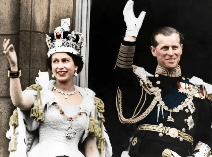 Hace 70 años: La coronación de la Reina Isabel II tras la muerte de su padre,  el Rey Jorge VI