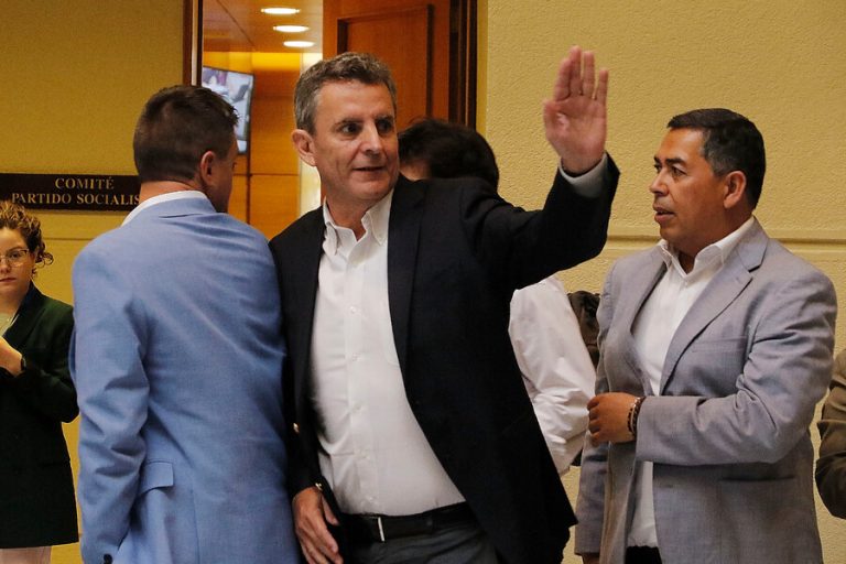 Bravo y Morales sobre disputa de la oposición por comisiones: "Como no lo lograron mediante acuerdos, entran a patadas"