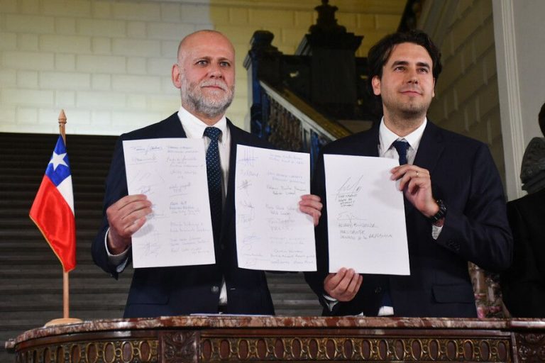 El acuerdo constituyente desmenuzado por Cony Stipicic y Juan Manuel Astorga