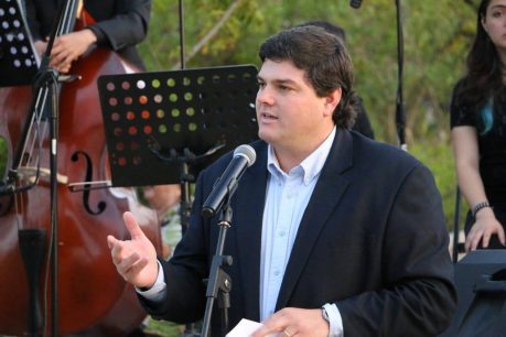 Gustavo Alessandri, alcalde de Zapallar, por el inicio de la restricción de tránsito a menores:  "Gracias a las familias, a los mismos jóvenes y a las instituciones, ha sido mucho más fácil de lo que pensábamos"