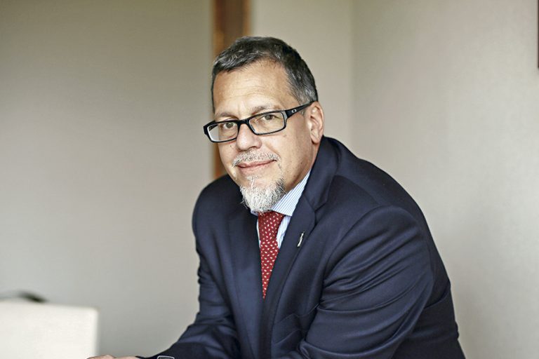 Senador Lagos Weber emplaza a la oposición sobre los retiros de pensiones: "Que no se haga la tentación de devolver la mano"