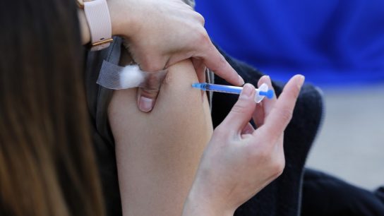 Dosis Bivalente para todos: Cómo, cuándo y dónde acceder a la vacuna contra el Covid-19