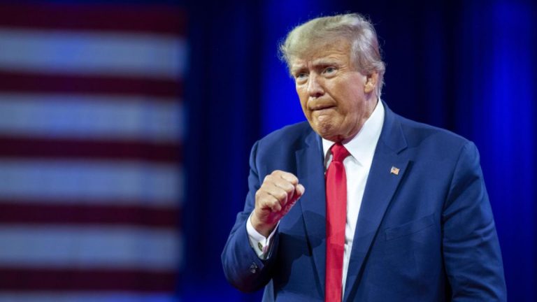 Patricio Zamorano explica los cargos criminales que se le imputan a Donald Trump
