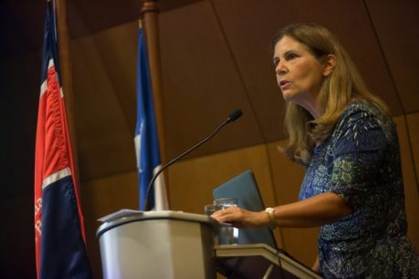 Sofía Salas del Centro de Bioética Facultad de Medicina Clínica Alemana UDD: "Siempre son mujeres vulnerables las que terminan ofreciendo su cuerpo para la gestación"
