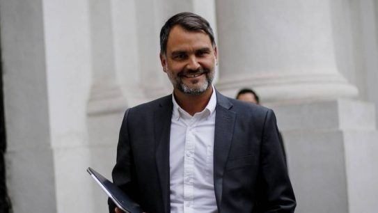Macaya sugiere que salida de Giorgio Jackson puede “marcar un antes y un después” para "evitar el desangre” del Gobierno
