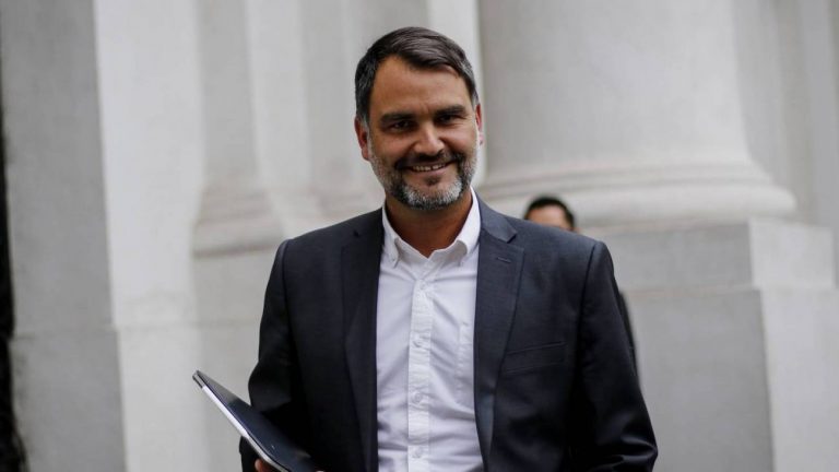 Macaya sugiere que salida de Giorgio Jackson puede “marcar un antes y un después” para "evitar el desangre” del Gobierno
