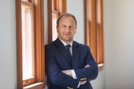 Alejandro Weber informa que un sexto retiro de pensiones sería un "K.O" para la economía del país