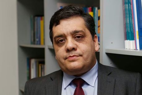 David Bravo, director del Centro UC de Encuestas y Estudios Longitudinales: "La tasa de desempleo no es un buen indicador"