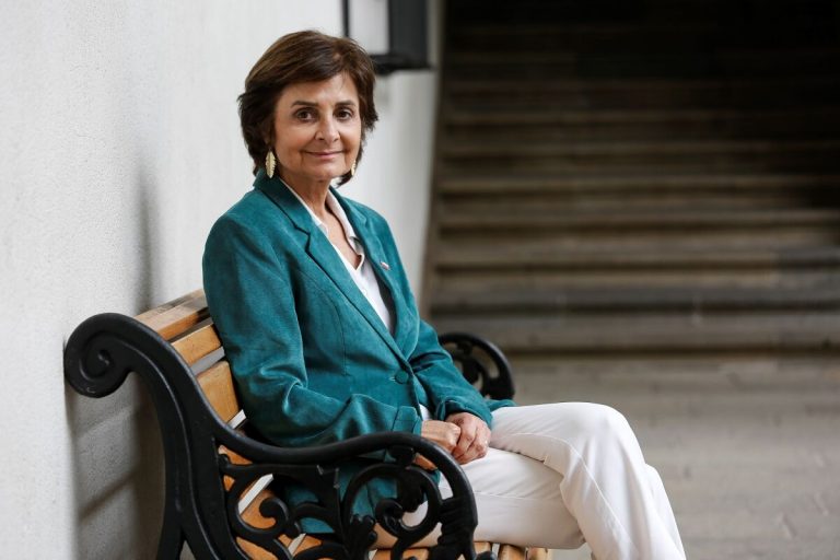 Paula Daza, ex subsecretaria de Salud: "Hay que avanzar a una cobertura universal de salud"