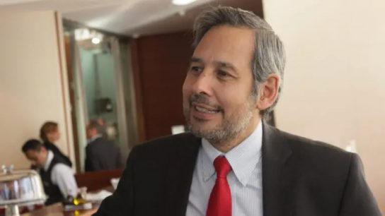 Rony Lenz, economista, director posgrado instituto salud pública UNAB:  "Se quedó corta la Ley Corta"