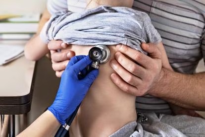El doctor Pedro Astudillo llama a mantener medidas de prevención para evitar enfermedades respiratorias en niños