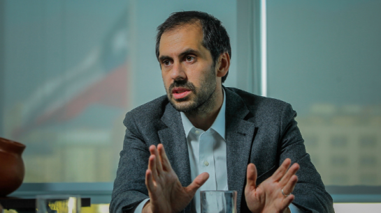 Ministro Grau por salario mínimo: "Es una política inédita en Chile y el mundo, estamos haciendo un esfuerzo muy importante"