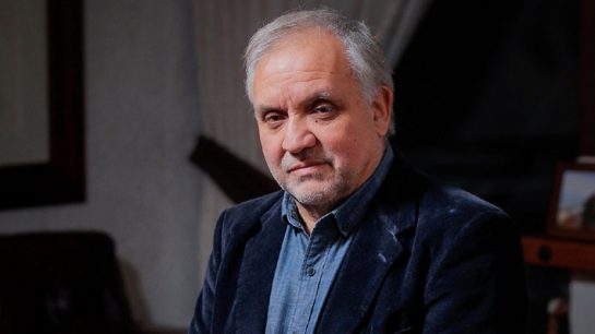 Álvaro Erazo, exministro de Salud: "Los datos indican que el alza en contagios por virus respiratorios irá creciendo"