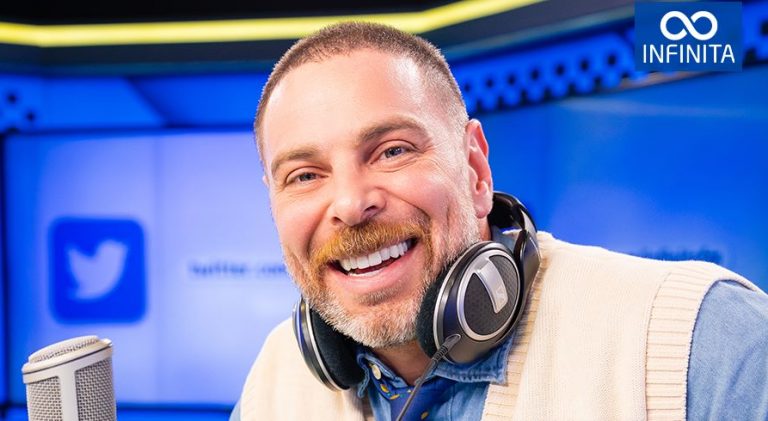 Hasta con emojis: José Antonio Neme le mandó un DM al presidente Boric para que lo siga en Instagram