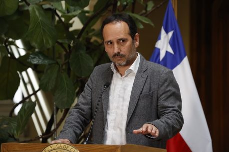 Senador Núñez admite que "ha disminuido la fuerza que tiene el gobierno para impulsar las reformas como estaban contempladas"