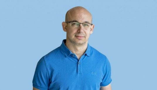 David Kohn considera "poco factible" propuesta de Milei de dolarizar economía de Argentina: "Se quiere hacer cuando no hay dólares"