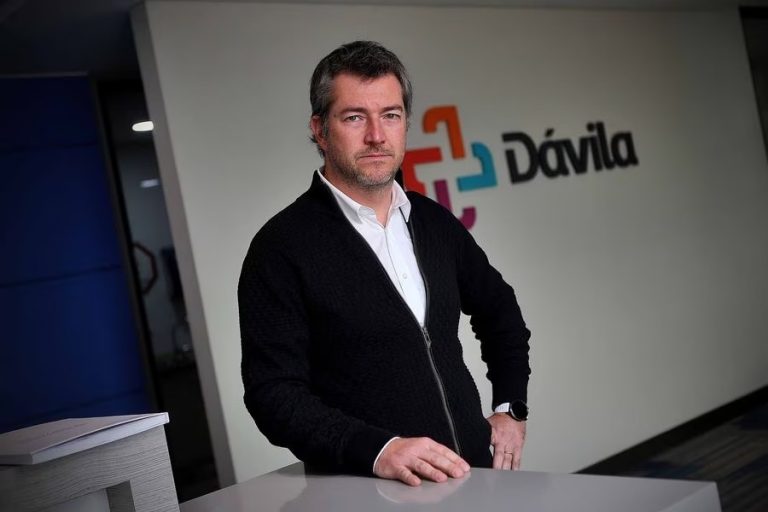 Gerente de Clínica Dávila responde al director de Fonasa: "Nosotros no estamos inventando la deuda"