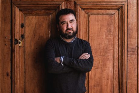 Escritor Óscar Contardo por aniversario de 18-O: "Todo comenzó porque se rompió un pacto social donde aparecieron demandas insatisfechas"