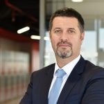 Economista jefe de Banco Santander por precio del dólar: "Estos cambios tan bruscos no son normales"