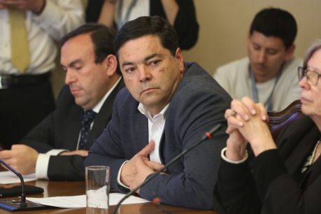 Diputado Fuenzalida (UDI) insiste en críticas a Crispi por caso Convenios: "Evitar dar la cara es una reacción equivoca del gobierno"