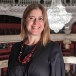 Carmen Gloria Larenas: "Necesitamos que más personas vengan al Teatro Municipal para poder ir creciendo en cantidad de actividades, artistas y de producción"