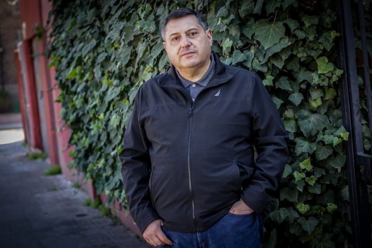 Epidemiólogo Gabriel Cavada por aumento de casos Covid-19: "Se abandonó promover las campañas de vacunación"