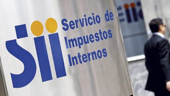 Presidenta de Asociación de Funcionarios del SII: "Cuando el poder hace estas afirmaciones enlodan a toda la institución"