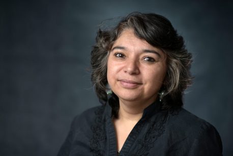 Lidia Casas, académica UDP y firmante de carta junto a Michelle Bachelet: "El texto no sólo representa un retroceso en las tres causales, sino que en muchos otros temas"