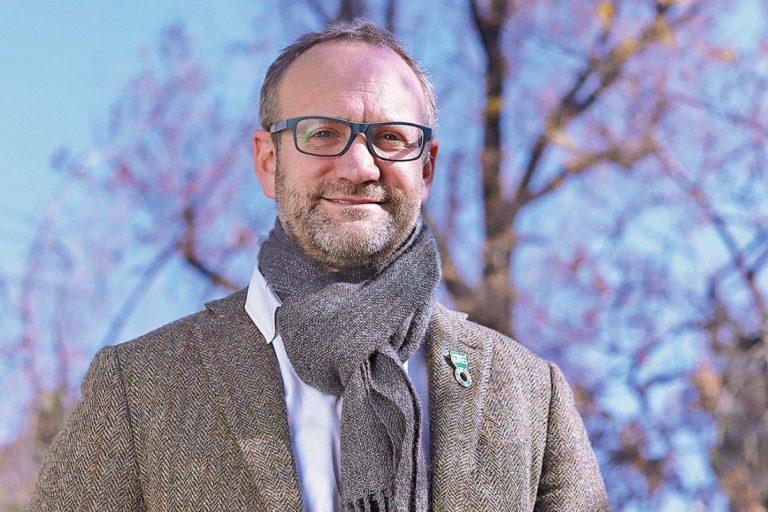 Gonzalo Muñoz y COP28: "Hay un claro mensaje de que debemos salir urgentemente de los combustibles fósiles"