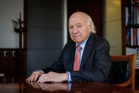 Vittorio Corbo, expresidente del BC, por crecimiento económico 2024: "Me cuesta pensar que se pueda crecer más allá entre 1,5 y 2"