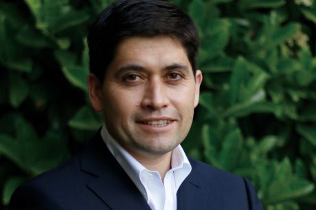 Hermann González de Clapes UC: "Los esfuerzos debieran estar puestos en reducir la evasión para que primero se paguen los impuestos que tienen que pagarse"