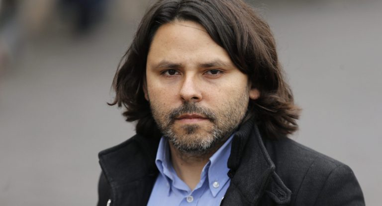 Alberto Mayol por Peso Pluma: "Son canciones publicitarias" del narcotráfico