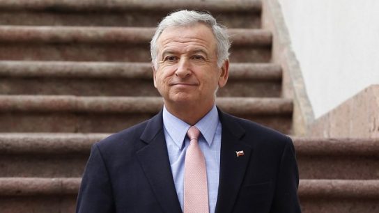 Felipe Larraín, exministro de Hacienda, cree que "hay mucho diseño ideológico" en el proyecto de reforma previsional