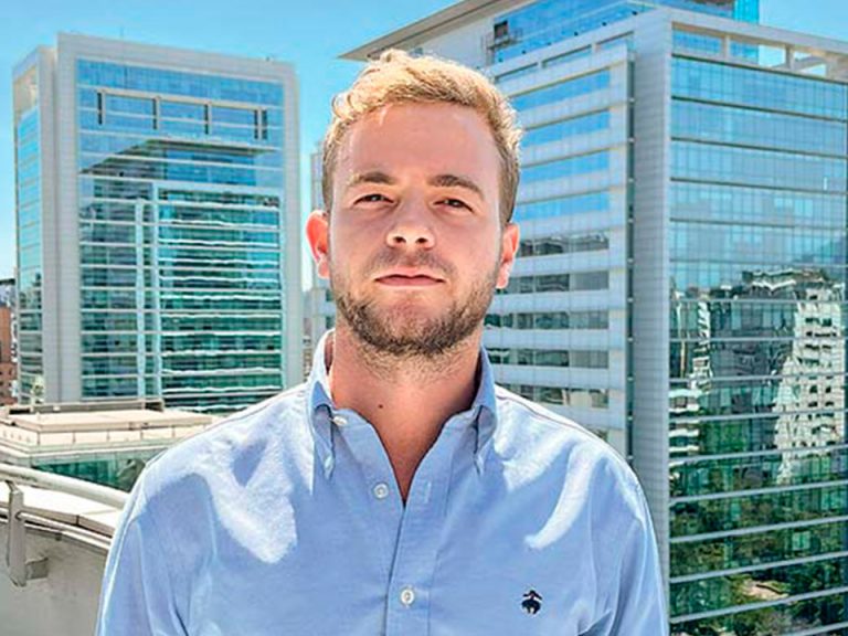 Economista Arturo Claro: "La FED marca un poco la pauta del resto de los bancos centrales"