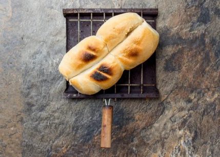 Tostador de pan chileno: La historia detrás del infaltable artefacto en los hogares nacionales