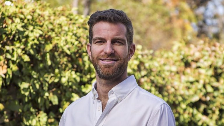 Tomás Sánchez, investigador asociado de Horizontal y los 20 años de las redes sociales: "Siempre hay un algoritmo que está preocupado que demos más clicks"