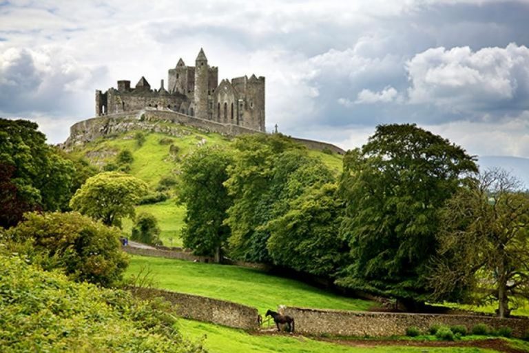 Irlanda: Descubriendo la Magia Persistente y la Belleza Natural del País Esmeralda