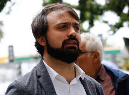 Alcalde Sharp e incendio en Cerro Cordillera: "No es responsable descartar que esto haya sido intencional"