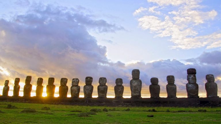 Rapa Nui: Los Secretos de la Tierra de los Moais