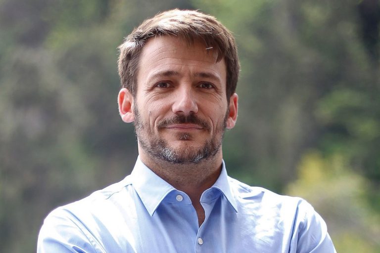 Ministro Pardow y precio de la luz: "Tenemos que pagar la deuda y actualizar los precios"