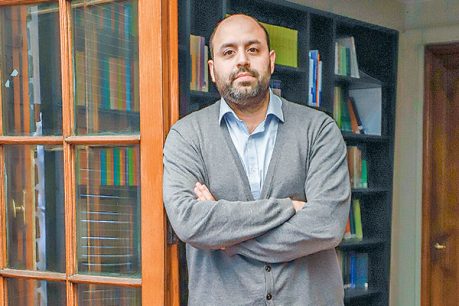 Claudio Alvarado, director ejecutivo de IES: “El peor error que podría cometer la derecha es confiarse"